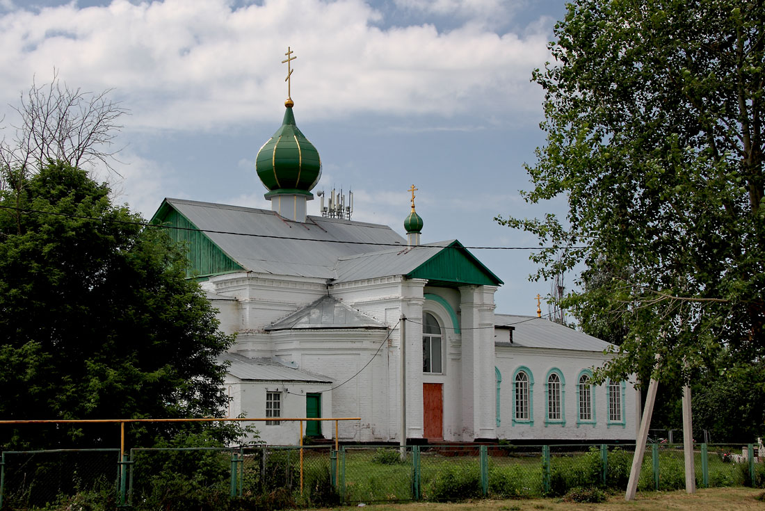 Елховка самарская область. Елховка Самарская область Церковь. Троицкий храм Елховка. Церковь Покрова Елховский район Самарской области. Церковь Святой Живоначальной Троицы в Елховке.