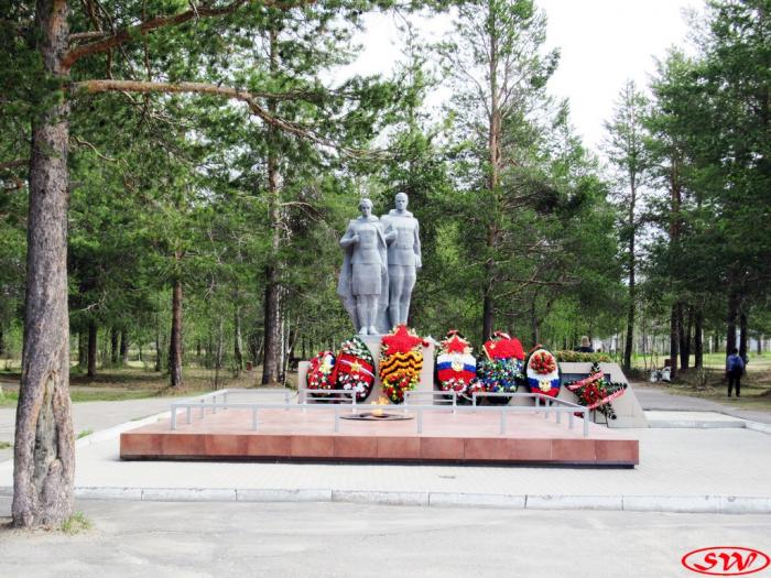 Печора скорби. Вечный огонь Печора. Печора памятник никто не забыт. Памятники Печора Коми. Город Печора мемориал.