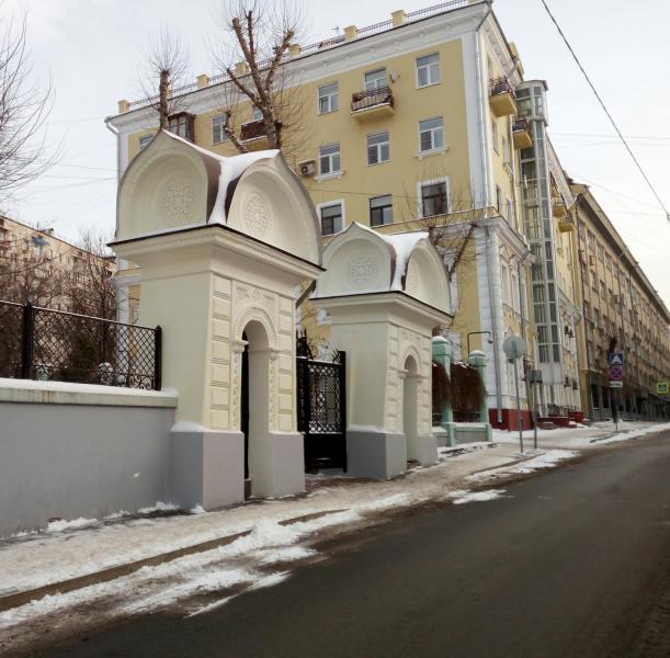 Москва трехсвятительский переулок церковь. Трёхсвятительский переулок Москва. Москва, большой Трёхсвятительский пер.. Большой Трехсвятительский 2/1. Особняк Морозова в Трехсвятительском переулке.