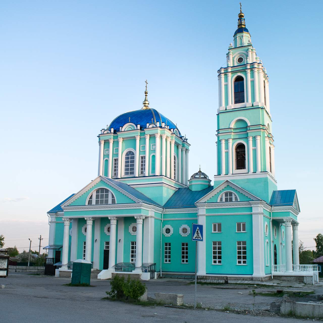 Усмань область. Богоявленский храм Усмань. Собор Богоявления Господня в Усмани. Церковь Успения Пресвятой Богородицы в Усмани. Храмы Усмани Липецкой области.