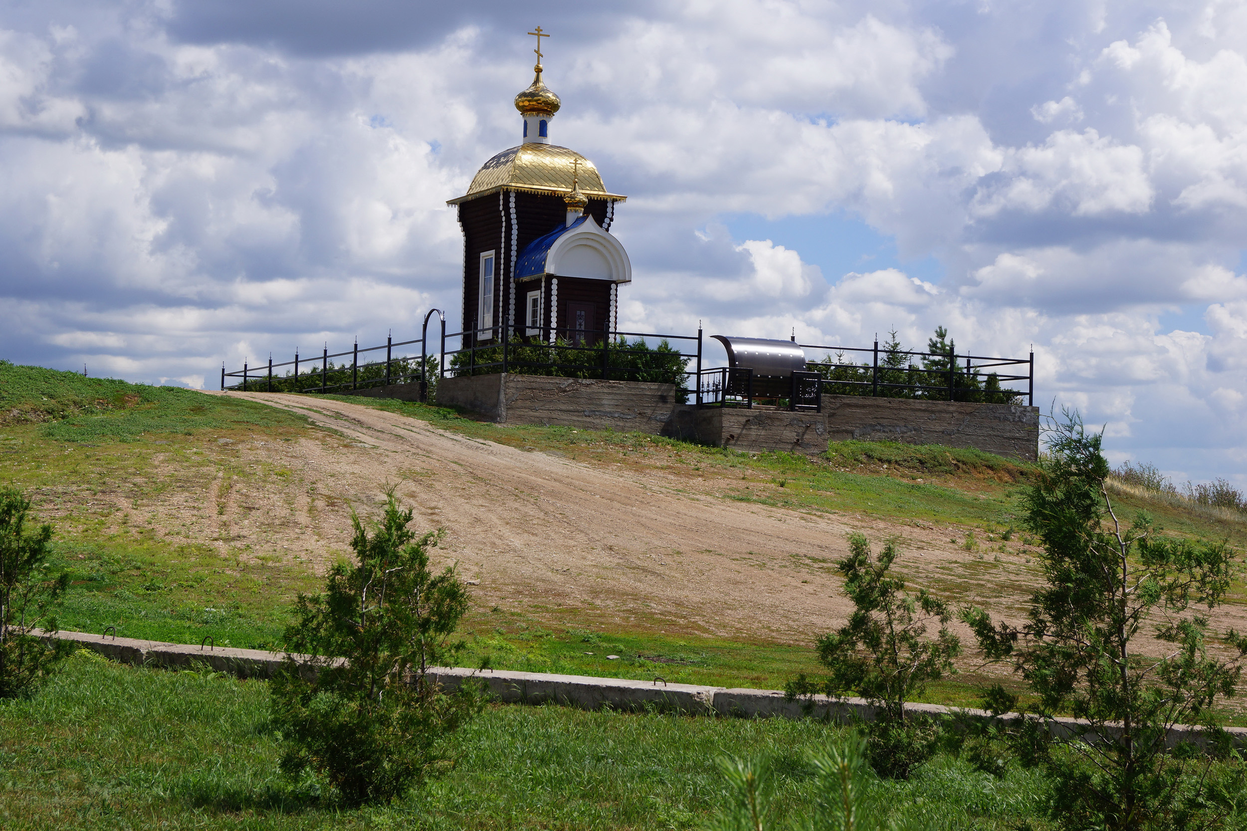 Оренбургская область шарлыкский. Родник Серафима Саровского Шарлык. Дубровка Шарлыкский район. Шарлыкский район часовня Серафима Саровского. Дубровка Шарлыкский район Оренбургская область.