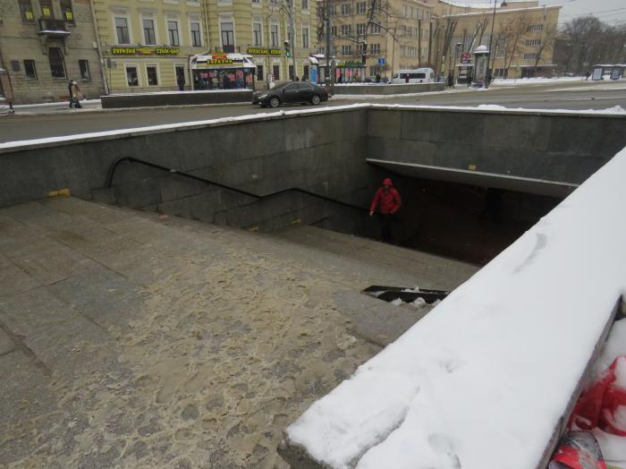 Переход под. Лиговский пешеходный тоннель. Подземный пешеходный переход Лиговский проспект Санкт-Петербург. Подземный переход Лиговский проспект. Пешеходный переход Кронверкский.