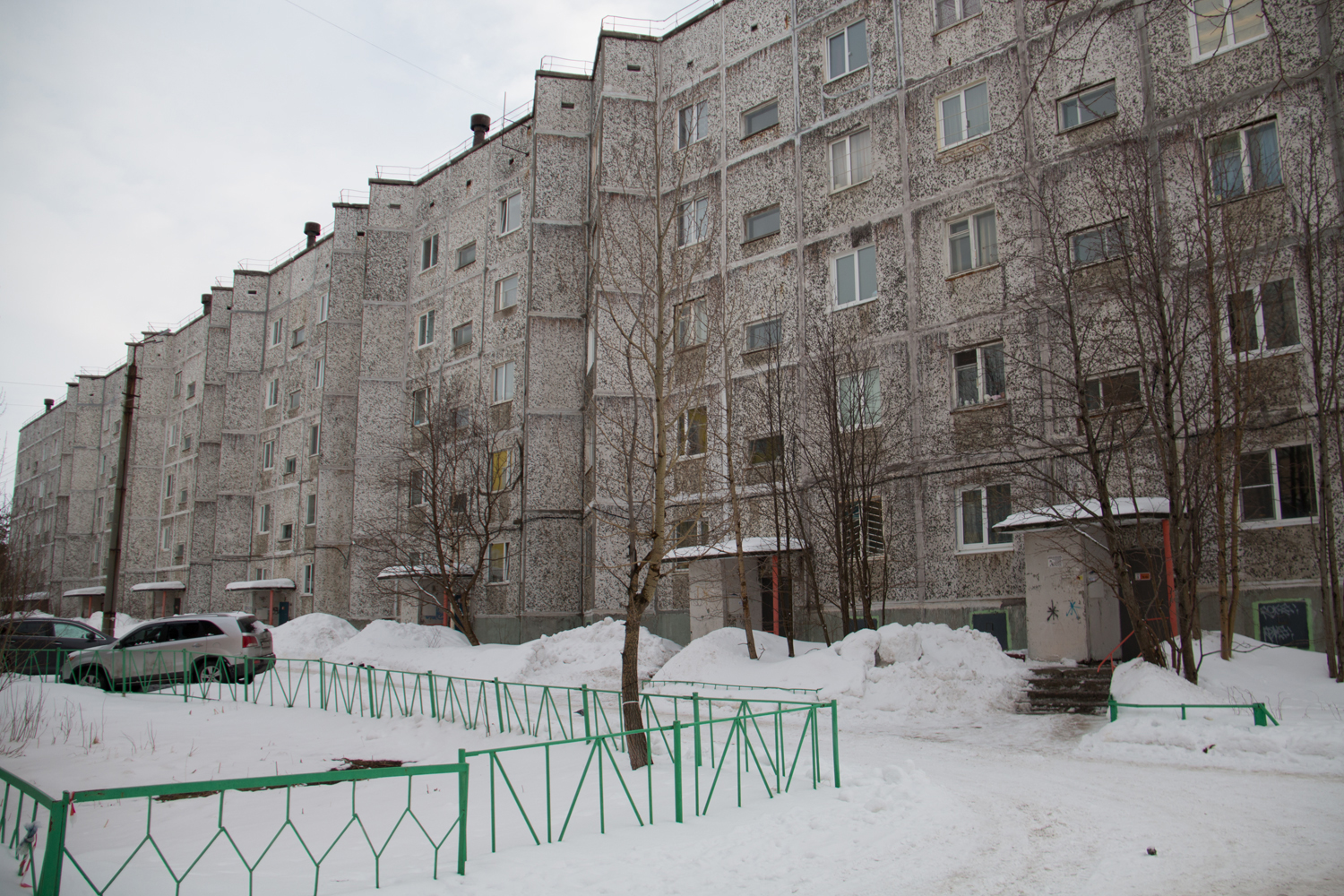 Бредова 16 мончегорск. Мончегорск улица Бредова 16 корпус 2. Мончегорск Бредова 16 корп 2. Город Мончегорск улица Бредова. Мончегорск Бредова 16.