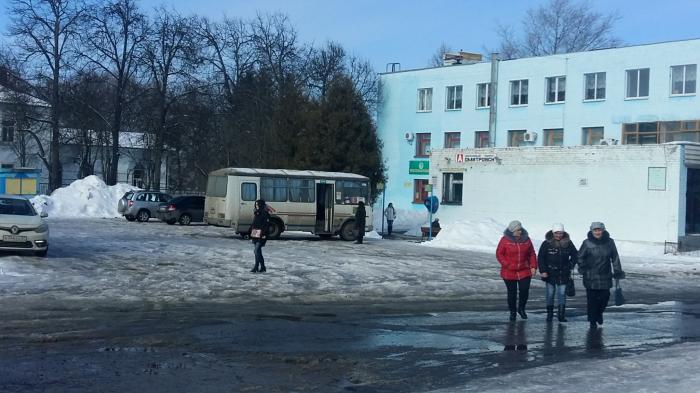 Типичный дмитровск. Автостанции Дмитровск. Дмитровск Орловской области автовокзал. Дмитровск улица Социалистическая.