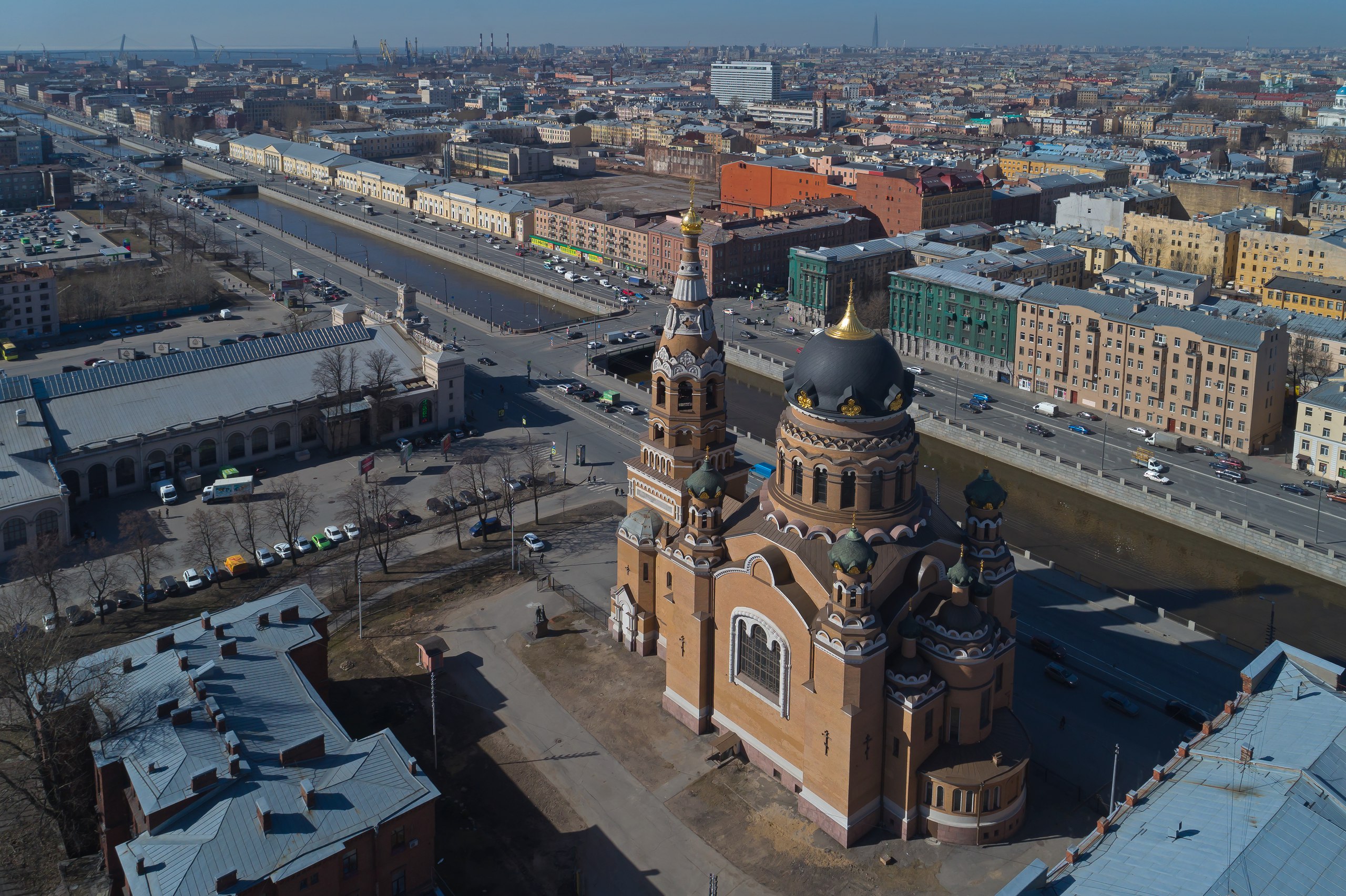 Церковь территория. Церковь с орлами на Варшавке адрес.