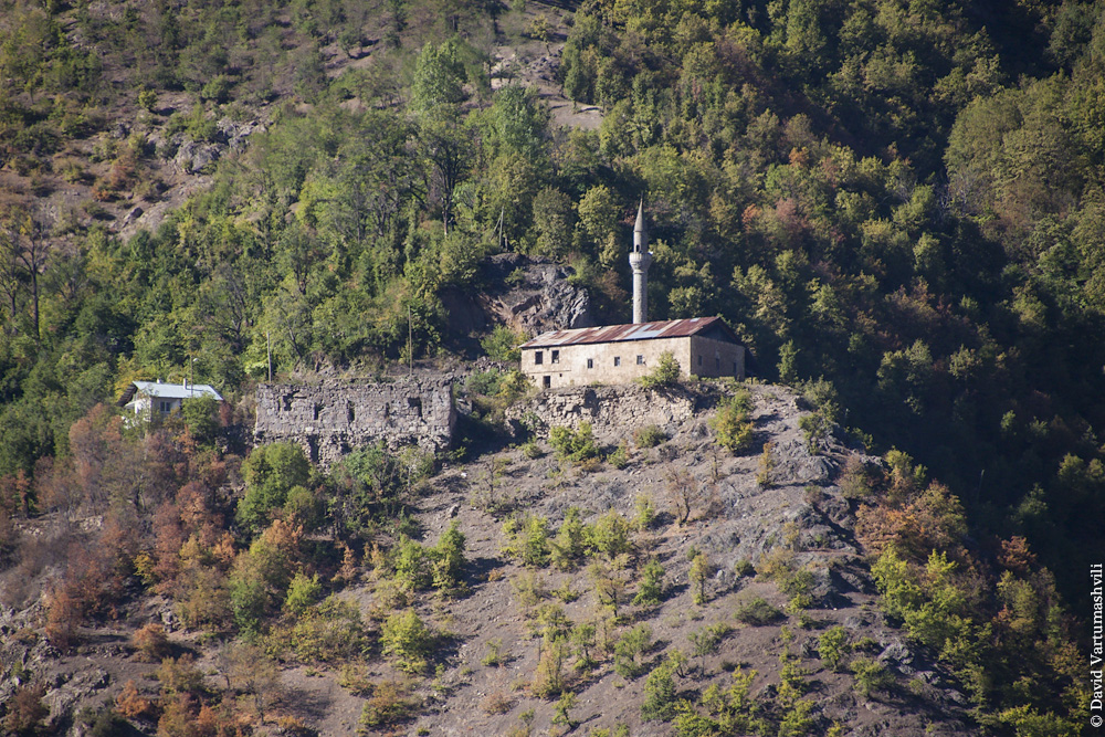 Нашли монастырь. Монастырь Берта. Берта Грузия. Berta Monastery. Цалка Грузия.