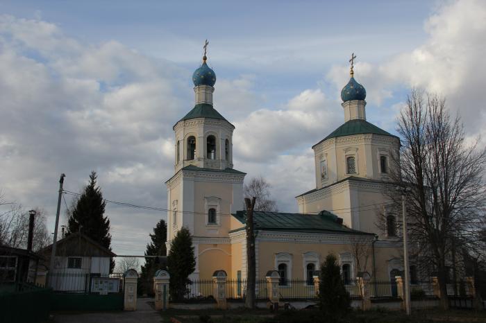 Новоселки минская область. Успенская Церковь с. Новоселки. Храм Новосёлки Чехов. Кашира поселок Новоселки. Село Новосёлки храм Успения.