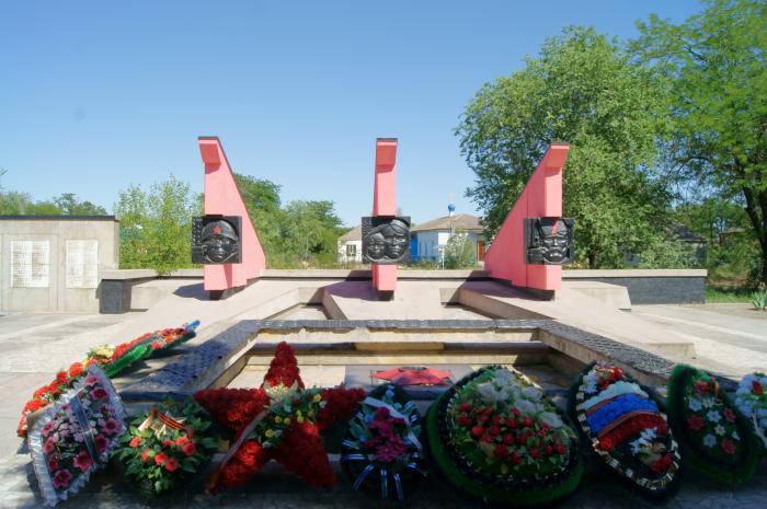 Погода в кевсале на неделю. Кевсала. Фото село Кевсала. Новопашковская достопримечательность мемориал. Памятник в селе Ромашкино.