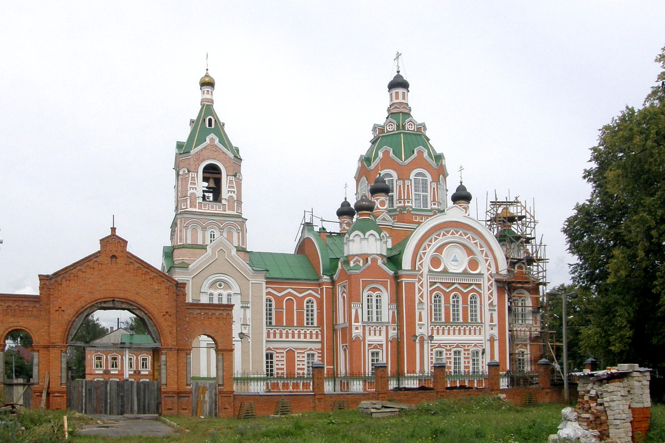 Храм архангела михаила курск. Юрино храм Михайло Архангельский. Коченёво Церковь Михаила Архангела. Храм Михаила Архангела в Юрино зимой. Михайлов Архангельская Церковь в Юрино.