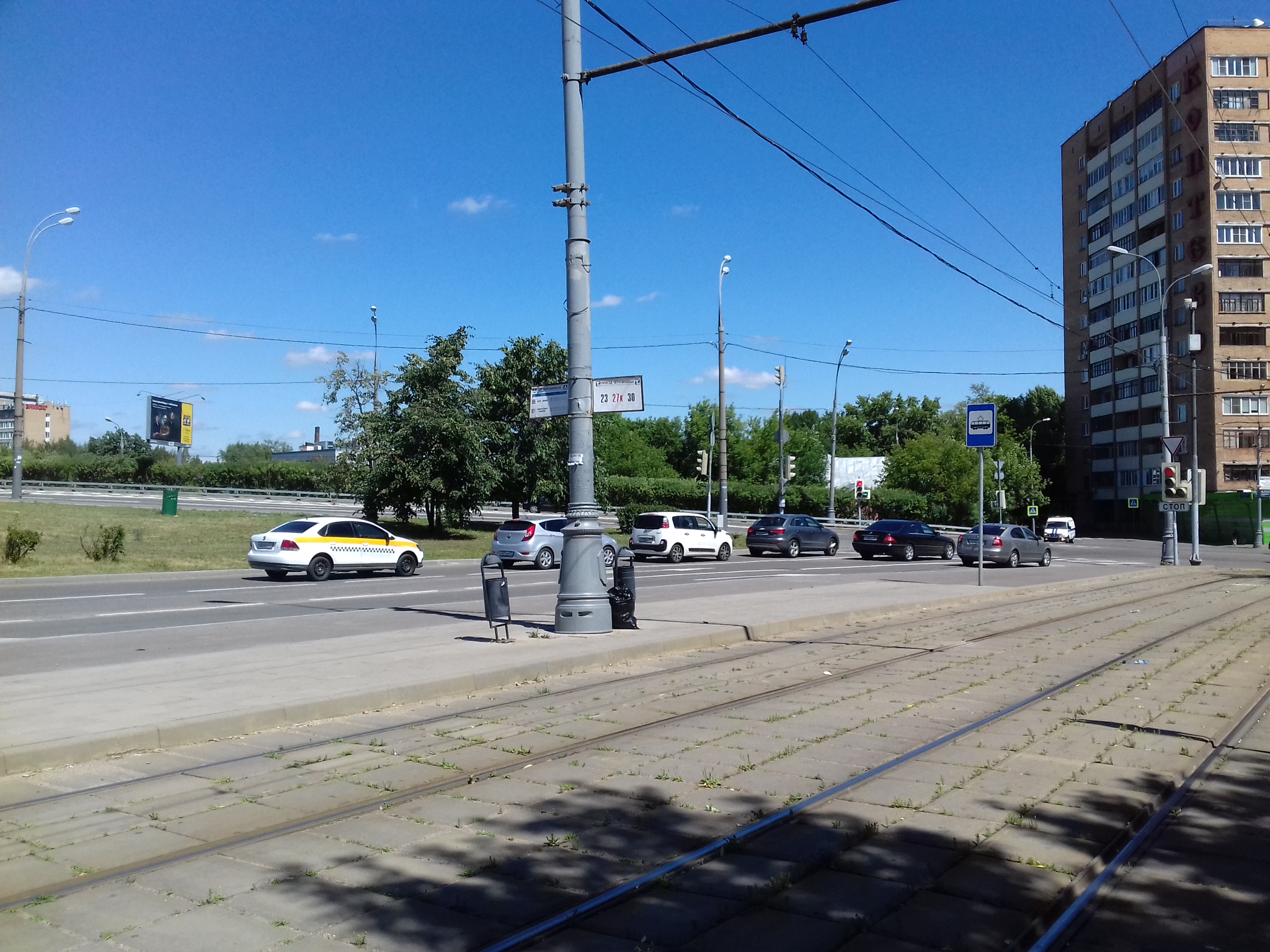 Остановился проезд. Остановка гольяново. Ельниковский проезд остановка. Остановка чеоепановых потезд. Проезд черепановых 72.