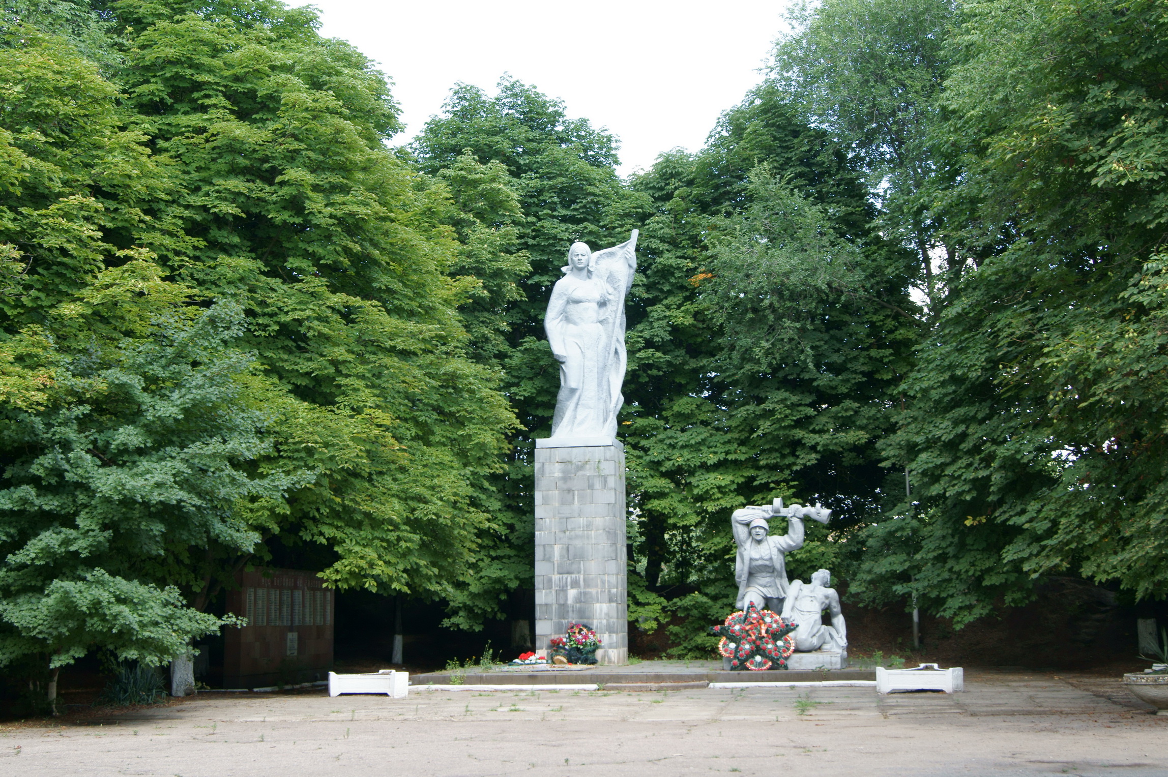 Светлоград. Светлоград парк Победы. Парк Победы в городе Светлограде. Г. Светлоград парк 