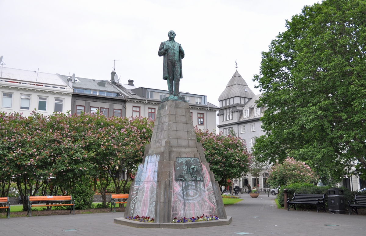 Jon Sigurdsson Statue - Reykjavik