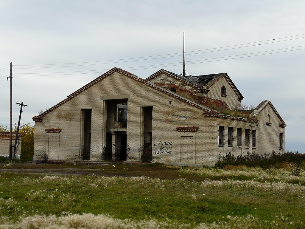 Челябинская область село бродокалмак. Бродокалмак. Гвазда клуб. Бродокалмак Челябинская область фото. Заброшенные памятники Копейска.