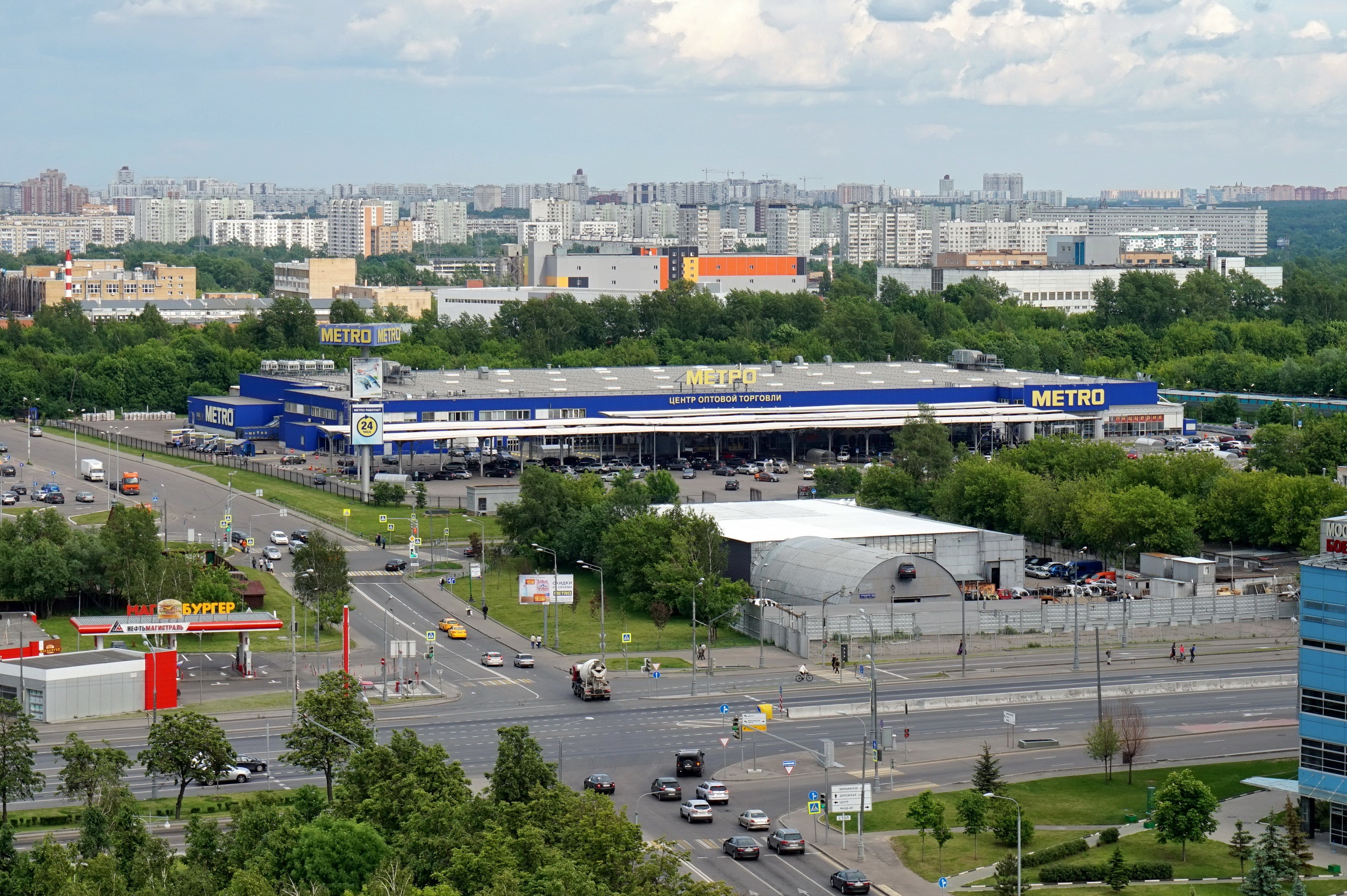 Гипермаркет Метро Кэш энд Керри  12 - Москва