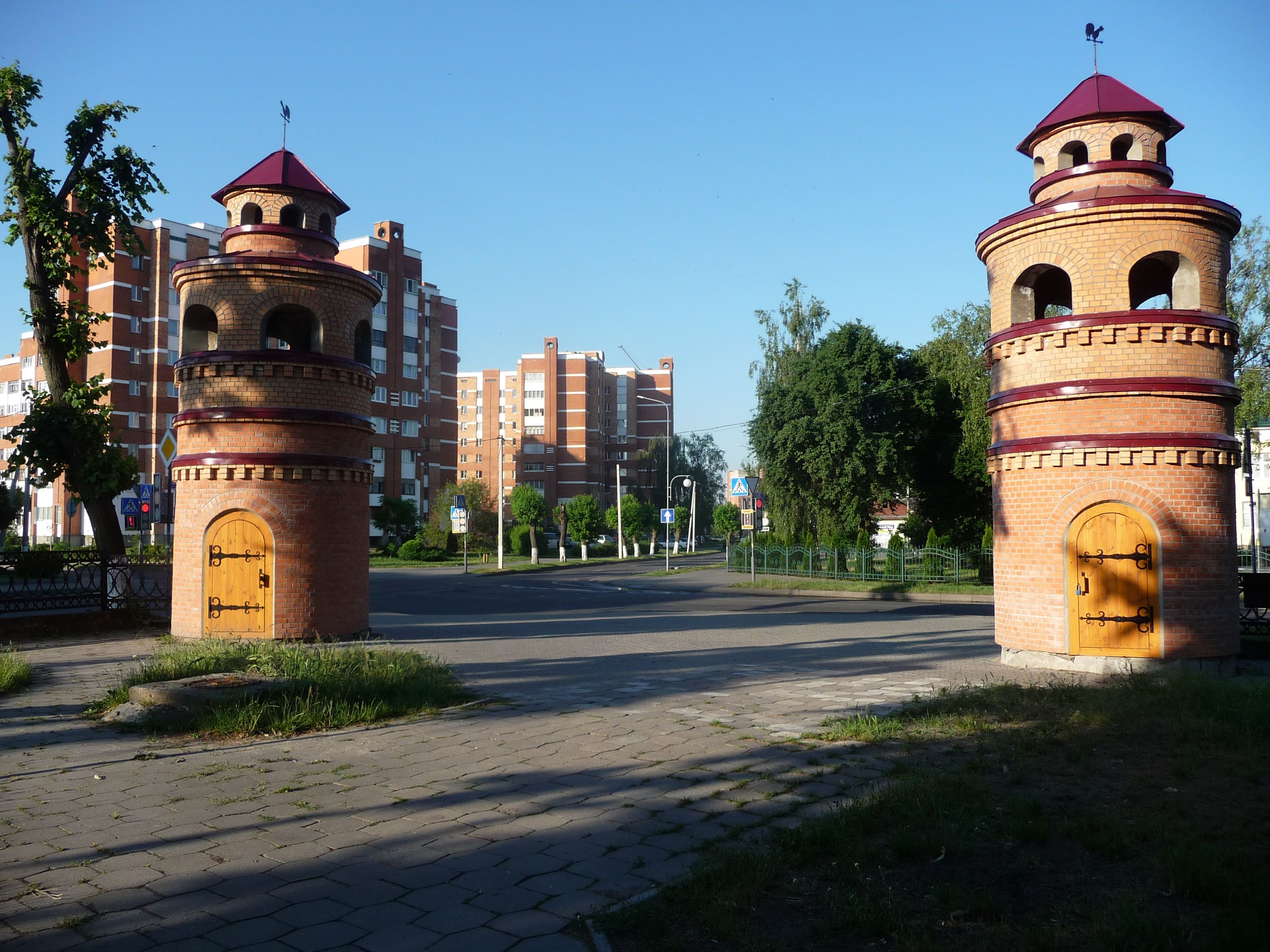 Парк пинска. Пинск парк. Детский парк Пинск. Замок в Пинске. Пинск достопримечательности.