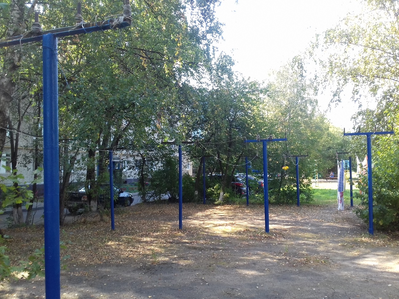 площадка сушки белья. площадка для сушки белья во дворе нормы. площадка для сушки белья.