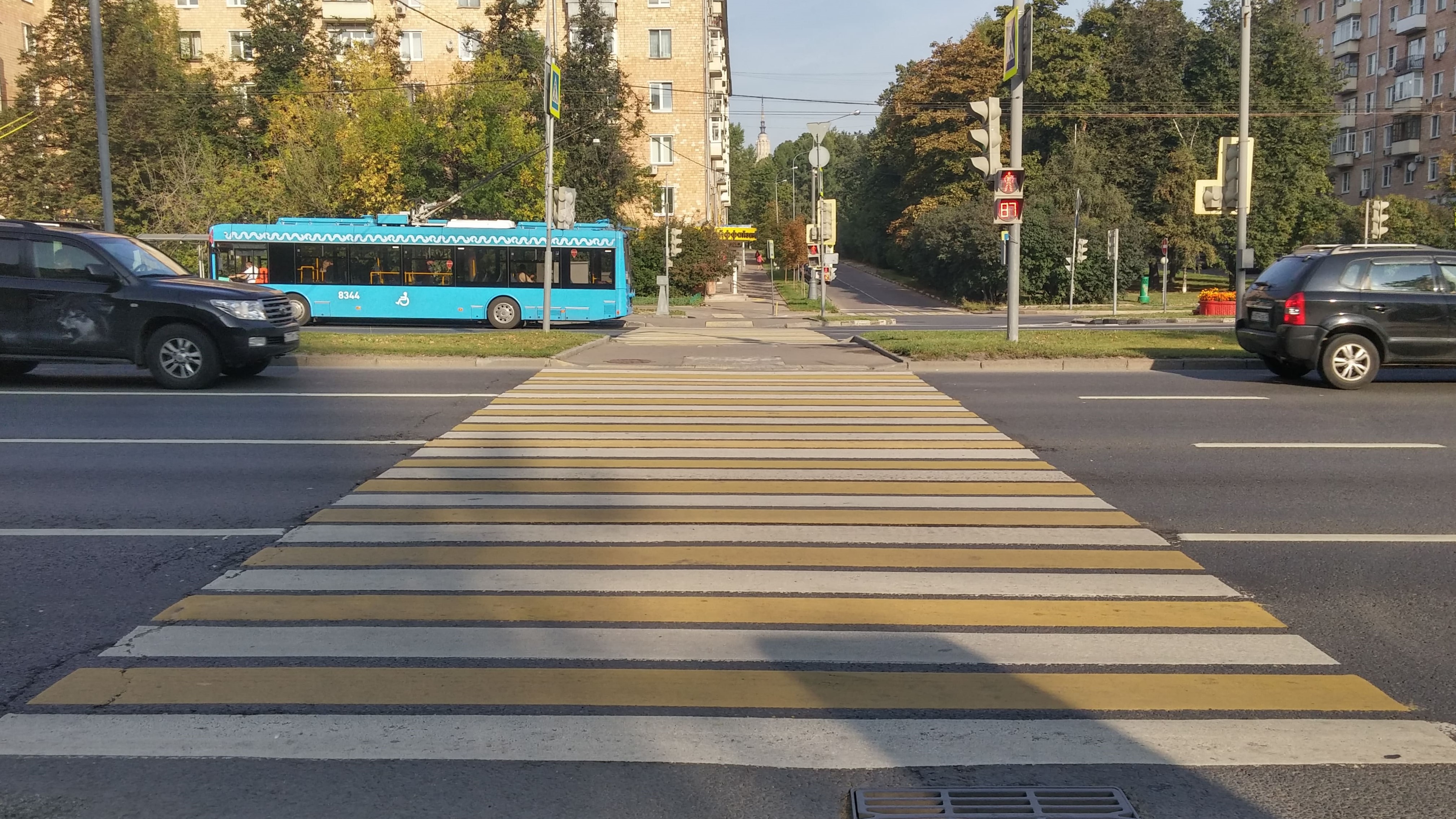Регулируемый перекресток пешеходный переход
