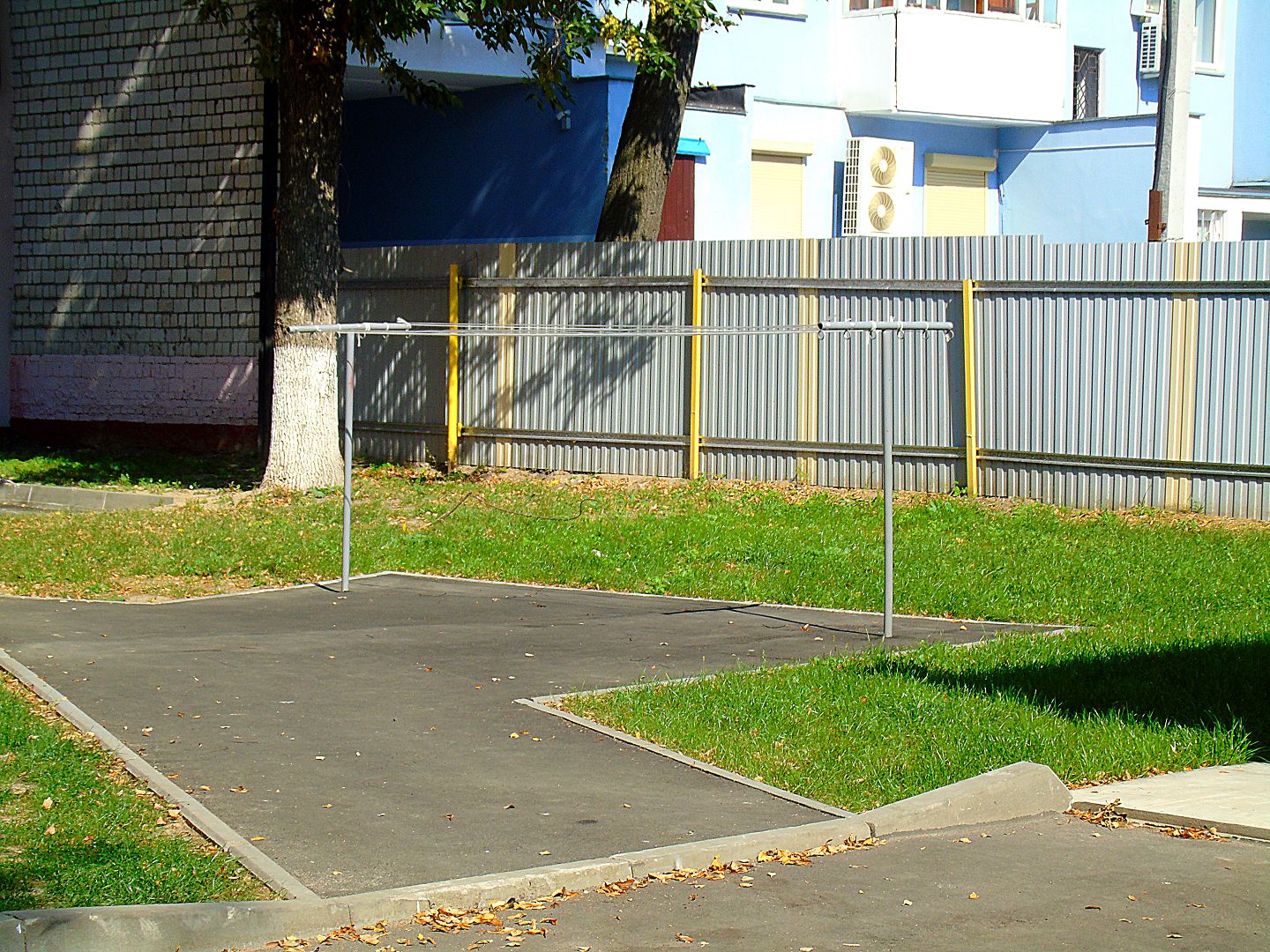 сушка белья во дворе многоквартирного дома письмо. площадка для сушки белья во дворе. хозяйственные площадки для сушки белья. площадка сушки белья. площадка для сушки белья.