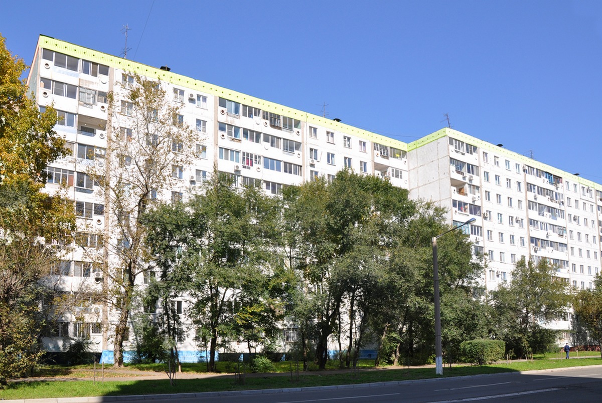 пр. крыша пятиэтажки фото 2 в. мира 33 комсомольск. первостроителей 43 комсомольск-на-амуре. крыша многоэтажного дома.