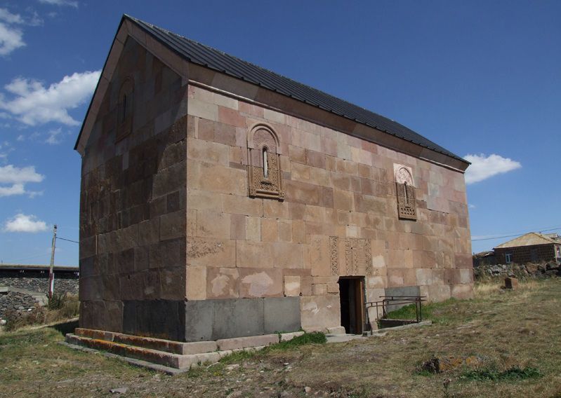 Село пока. Ниноцминда монастырь. Монастырь Святой Нино Цалка. Монастырь Святой равноапостольной Нины Ниноцминда. Храм в Ниноцминде Грузия 11 век.