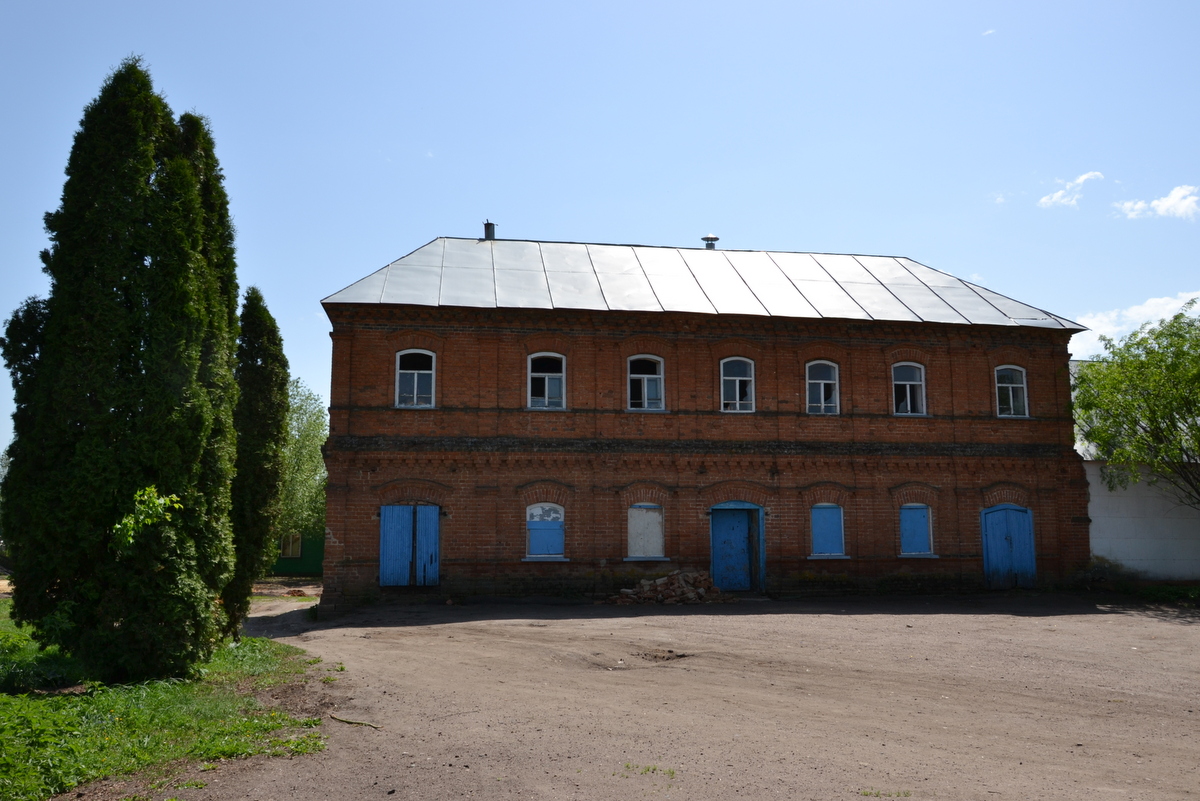 Село федоровка. Купца Волкова. Дом купца Волкова. Орловская область Покровский район село Федоровка. Памятник архитектуры дом купца Волкова Тюкалинск.