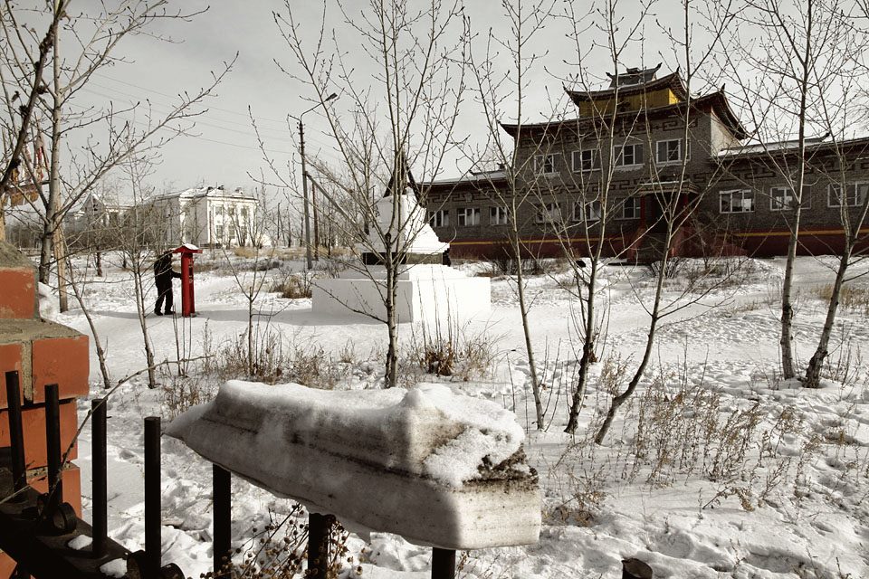 Погода в гусиноозерске. Гусиноозерск Комсомольская улица. Дуган в Гусиноозерске. Старый Гусиноозерск.