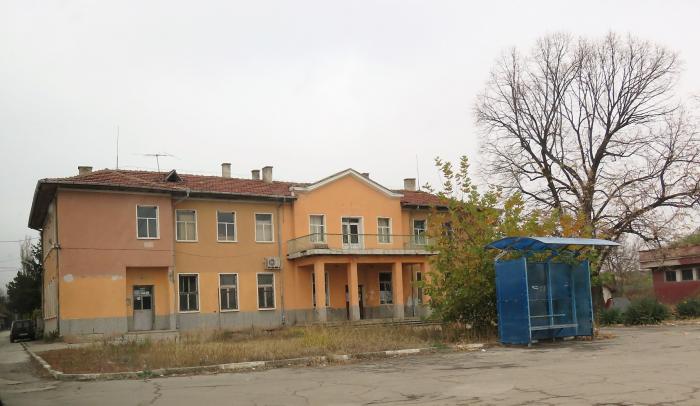 Обществена сграда - Тополи дол