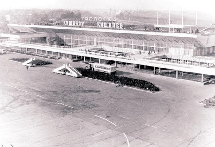 Aeroportul Internaţional Chişinău (1960) - Chişinău
