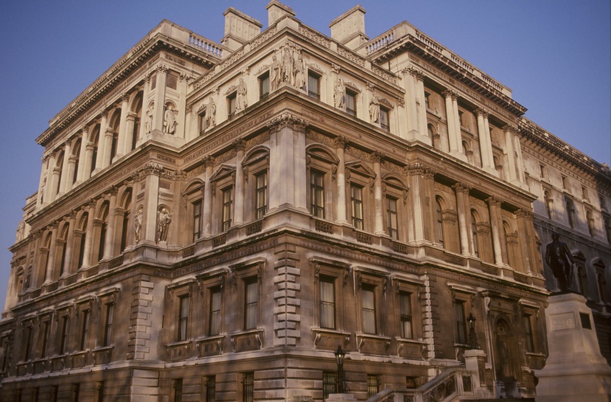 Foreign commonwealth and development office london