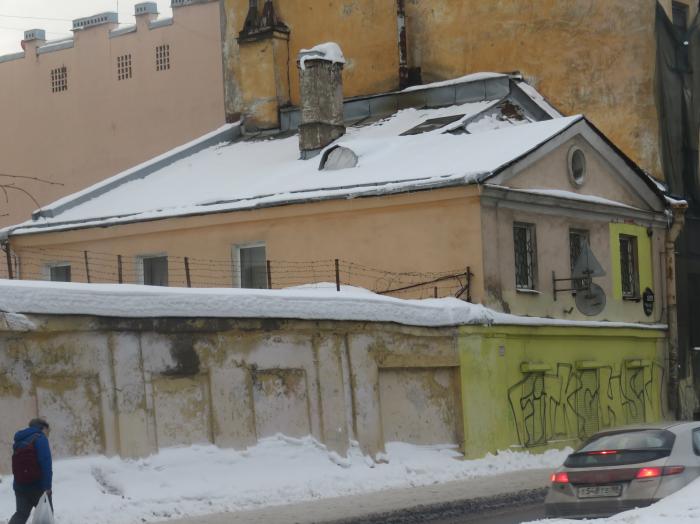 Западный флигель шуваловского дворца. Пристройка к старому дому. Пристройка к старому деревянному дому. Пристроить дом к старому дому. Дегтярный двор спб.