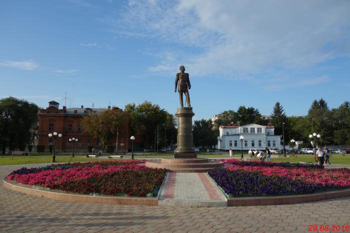 Муравьева амурского благовещенск. Памятник муравьёву-Амурскому Благовещенск. Муравьев Амурский Благовещенск. Памятник муравьёву в Благовещенске Амурской области. Памятник н.н. Муравьеву"Амурскому в Благовещенске.