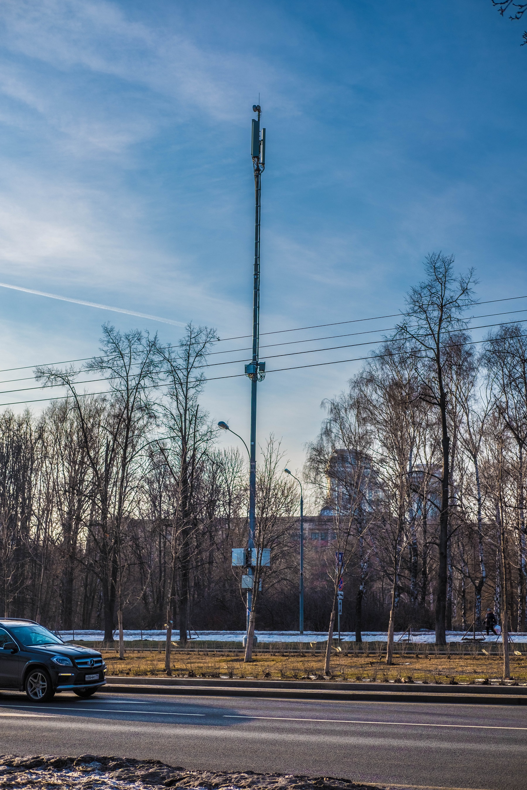 Опора двойного назначения. Опора двойного назначения Москва. Опора двойного назначения 25м. Опора двойного назначения вышки сотовой связи. Столбы в Москве.