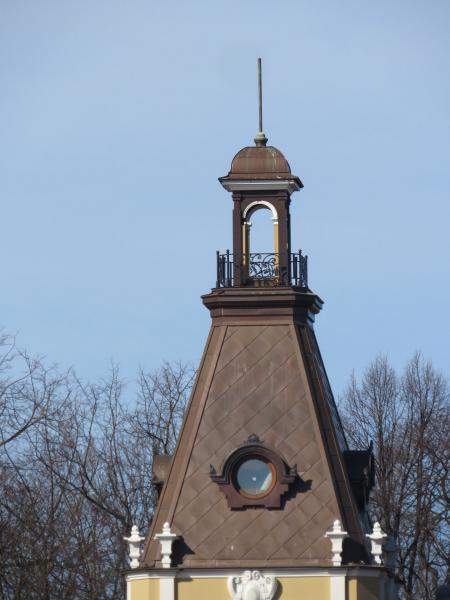09. Дома с башенками на петроградской. Николаев здание с башенкой. Башенка или башинка. Башенки архитектура россии.