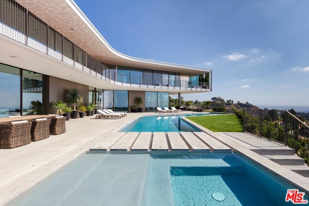 11490 Orum Road - Los Angeles, California