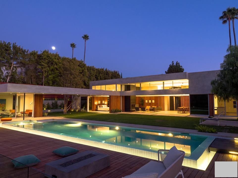 9621 Arby Drive - Los Angeles, California