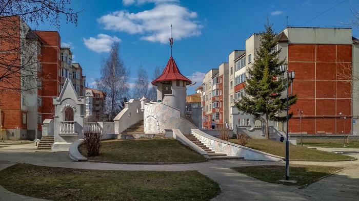 Детский мало. Картинная галерея Малоярославец Маклино. Замок Маклино Малоярославец. Малоярославец микрорайон Маклино. Замок Малоярославец площадка.