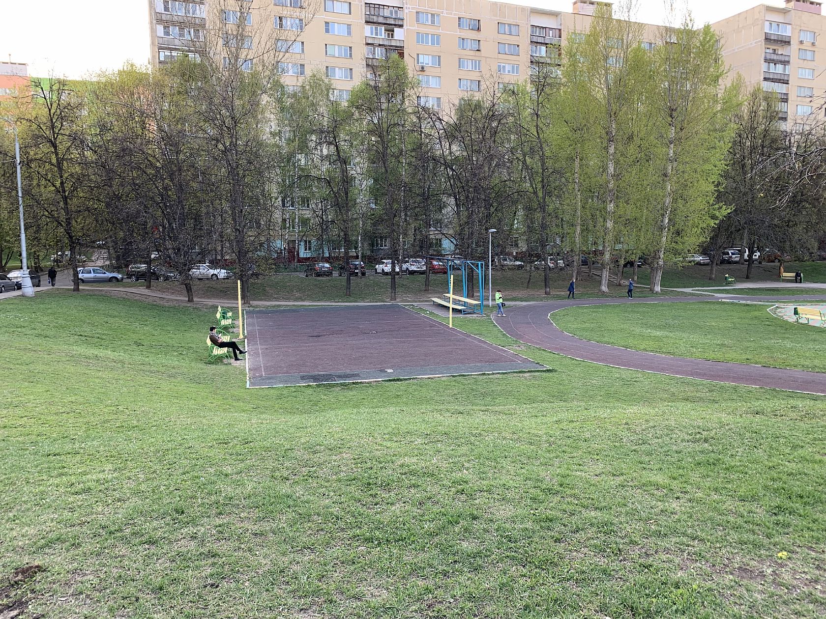 Волейбольные площадки метро Беляево