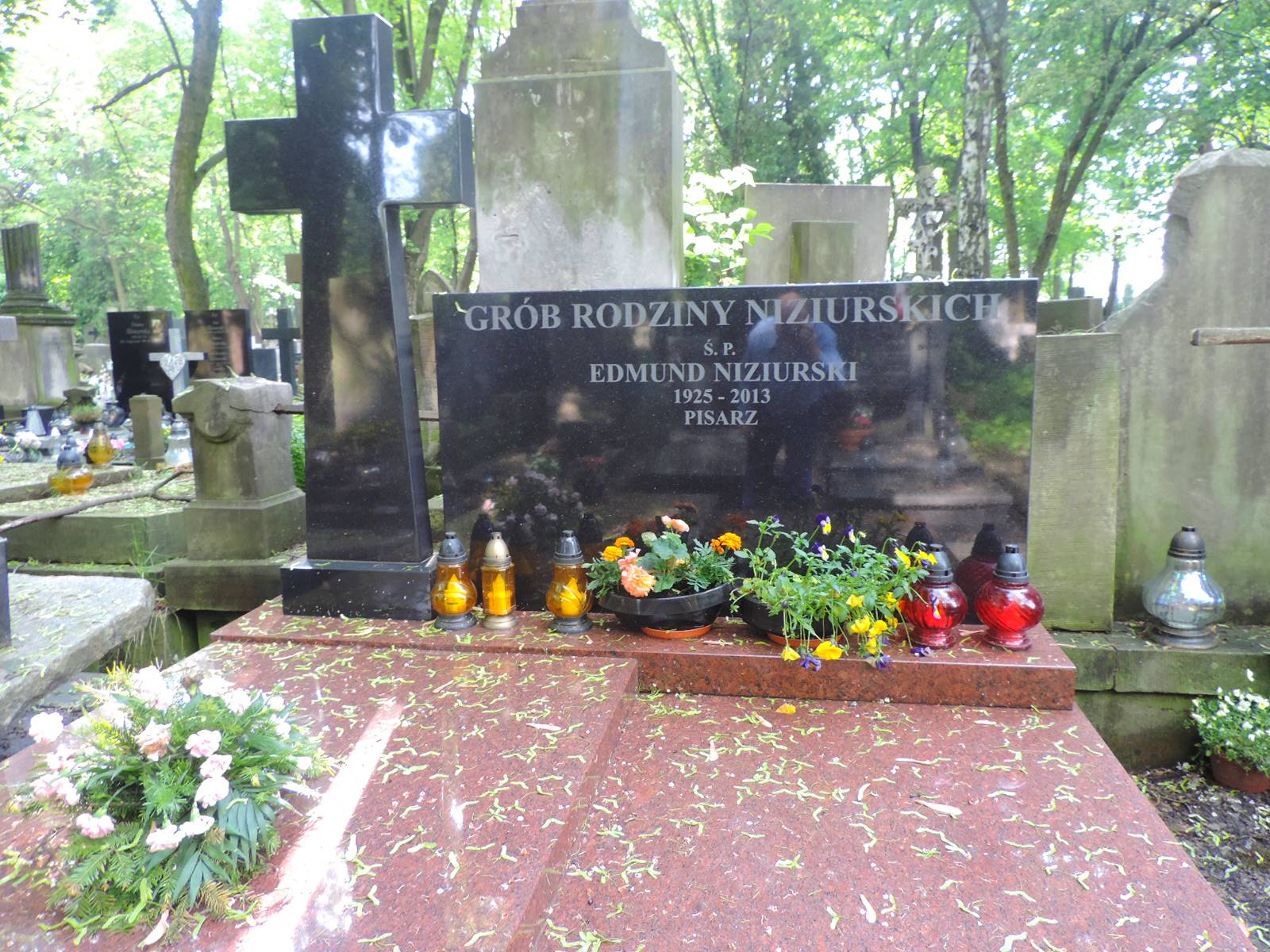 The grave of Edmund Niziurski - Warsaw