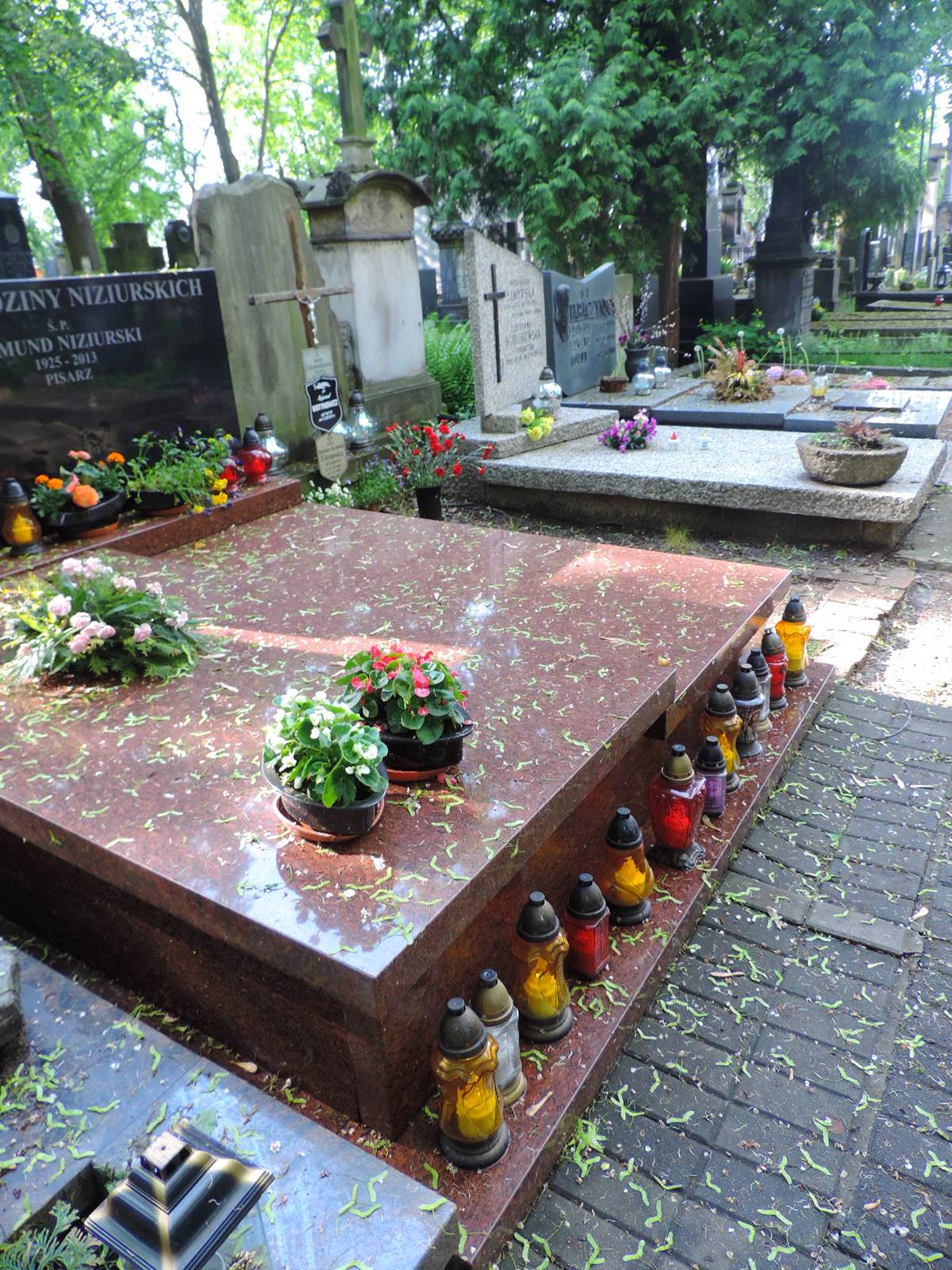 The grave of Edmund Niziurski - Warsaw