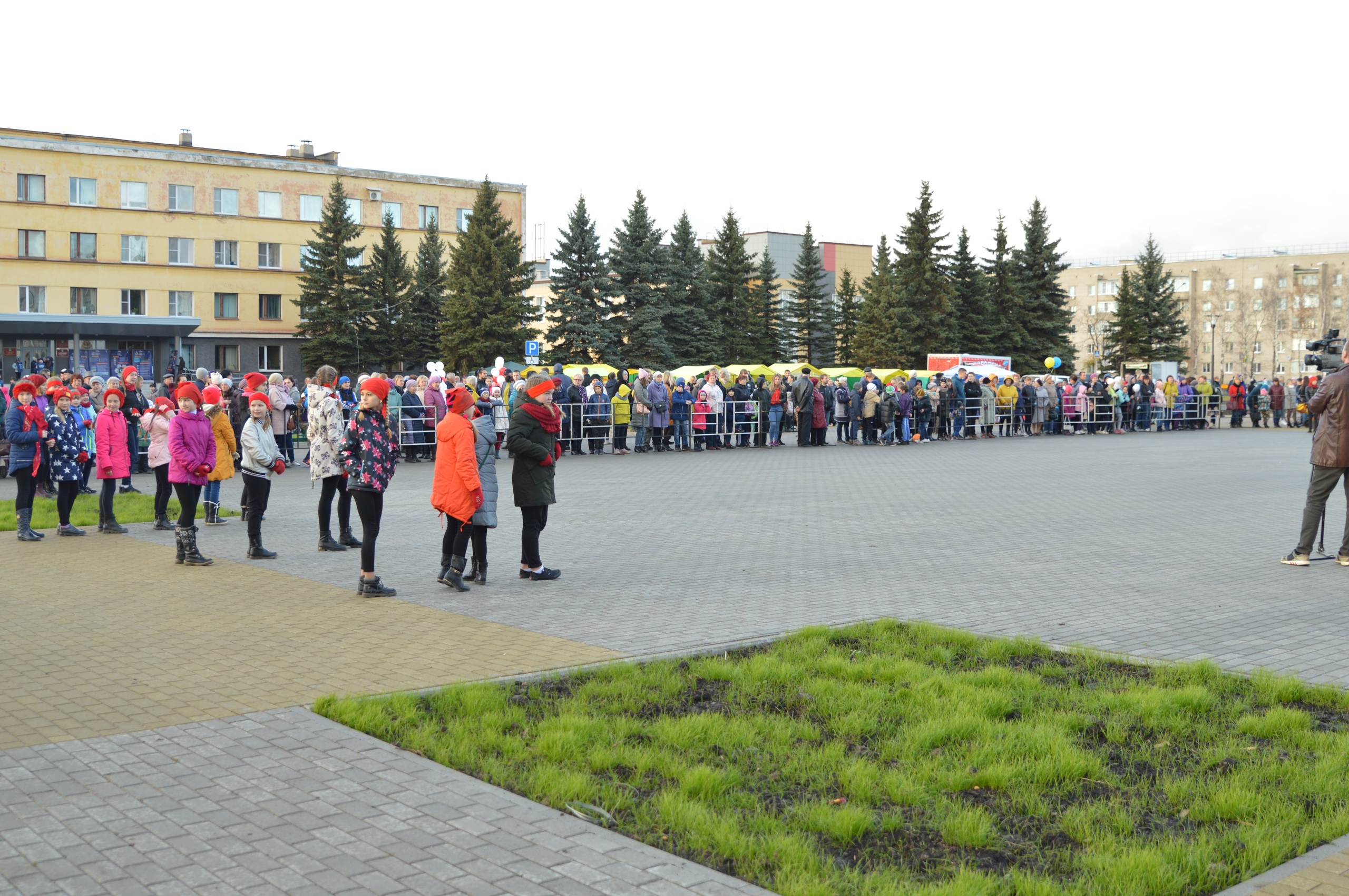 Население города сокол. Сокол Центральная площадь Вологодская область. Вологда Центральная площадь. Администрация г Сокола Вологодской области. День города Сокол Вологодская область.