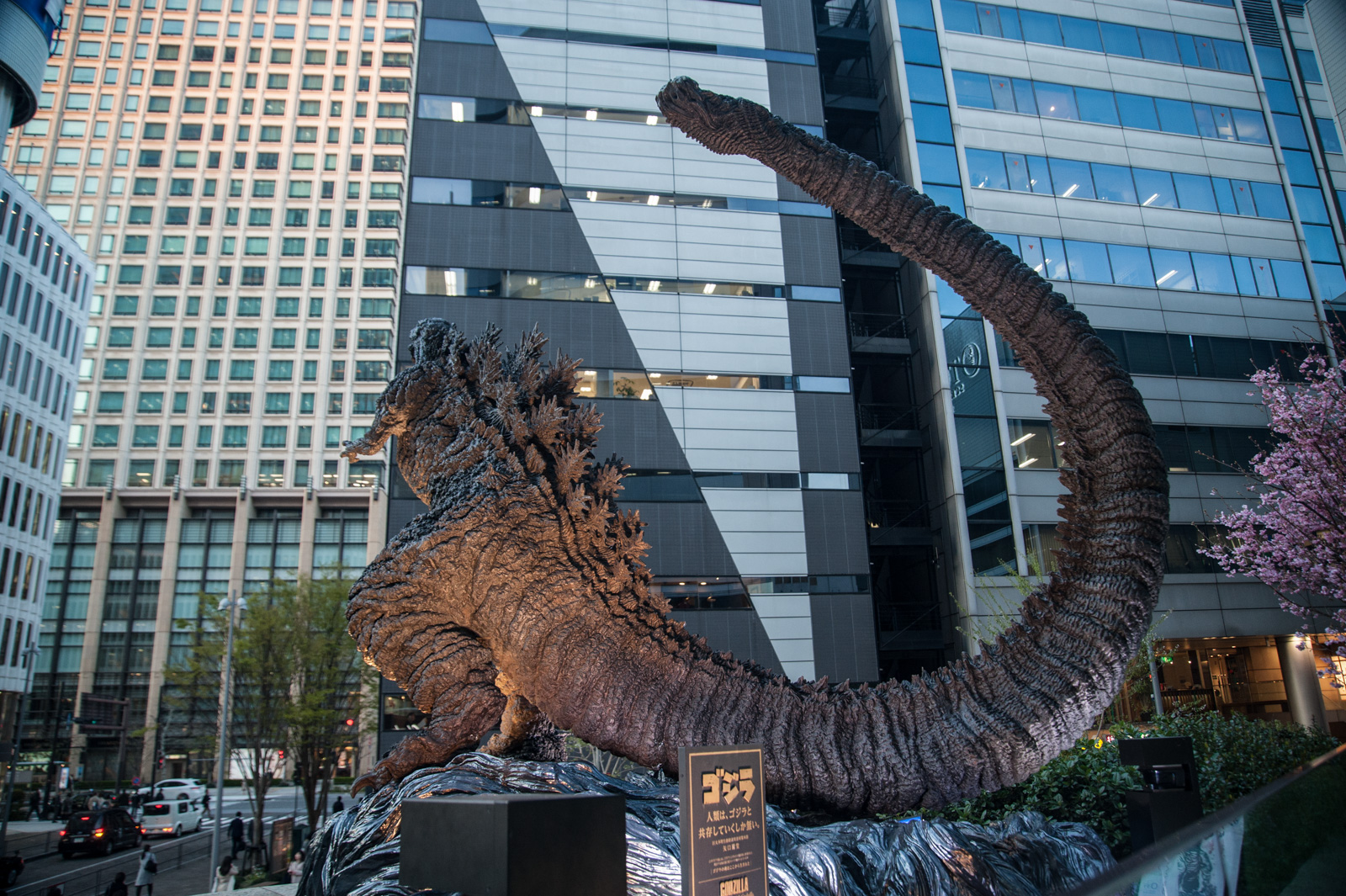 Godzilla Statue - Tokyo