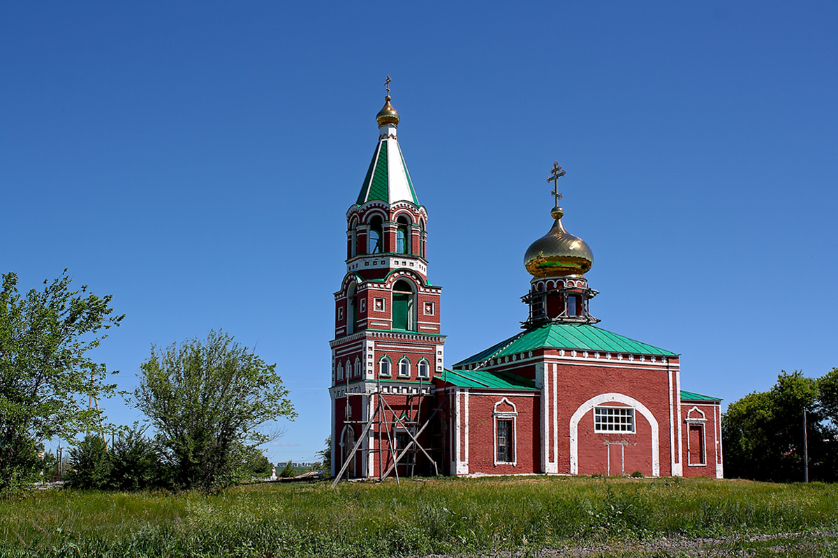 Ворон лозовка храм архангела михаила. Село Лозовка Кинель Черкасского района. Церковь Михаила Архангела Самарская область. Лозовска Кинель Черкасс. Лозовка Самарская область.