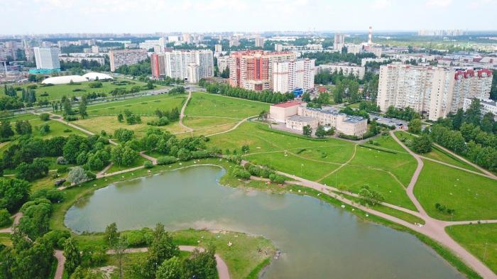 Округ волковское санкт петербург. Полюстровский парк в СПБ. Сквер Безбородко Полюстровский пруд. Волковский пруд СПБ. Полюстровский парк Красногвардейский район.