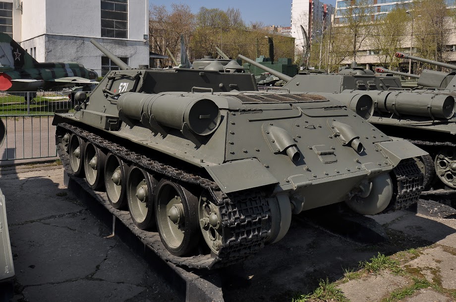 Soviet tank destroyer SU-100 - Moscow