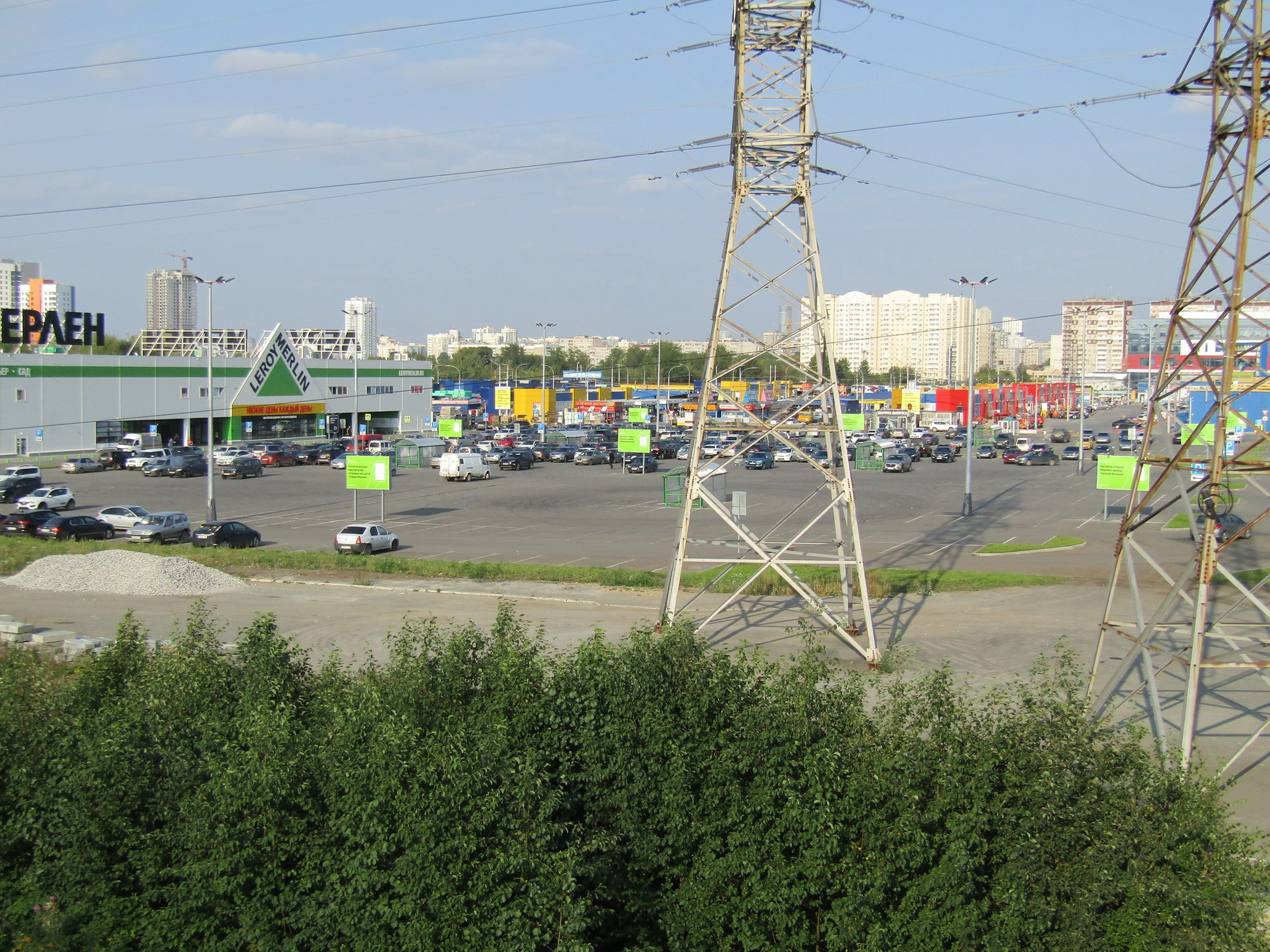 Стоянки екатеринбург. Екатеринбург парковка УПИ.. Автостоянка на ЖБИ 32/2 Екатеринбург. АИР стоянка Екатеринбург. Индустрии 33 Екатеринбург парковка.