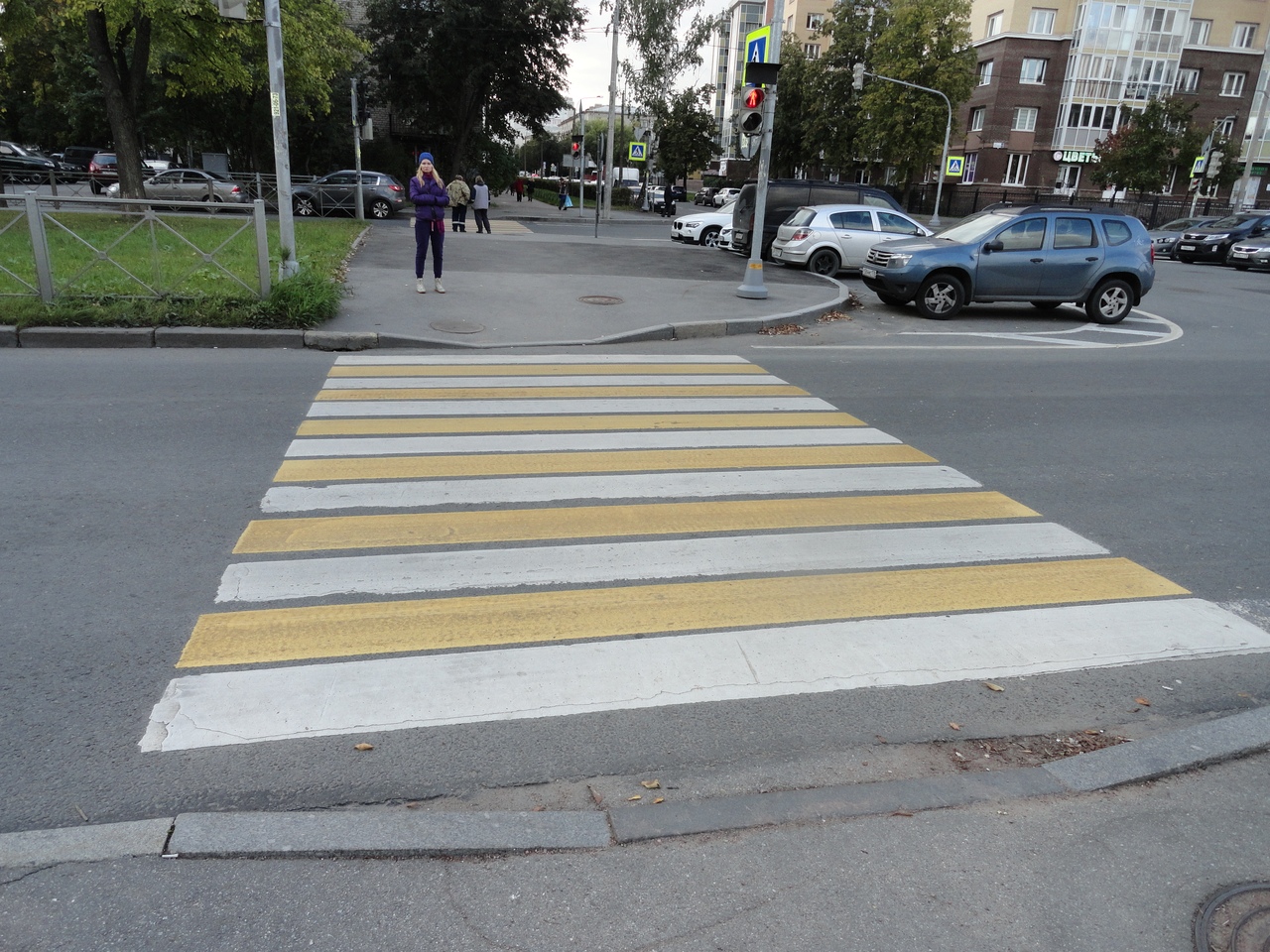 пешеход санкт петербург. пешеход санкт петербург. пешеходный переход в питере. широкий пешеходный переход. пешеход санкт петербург.