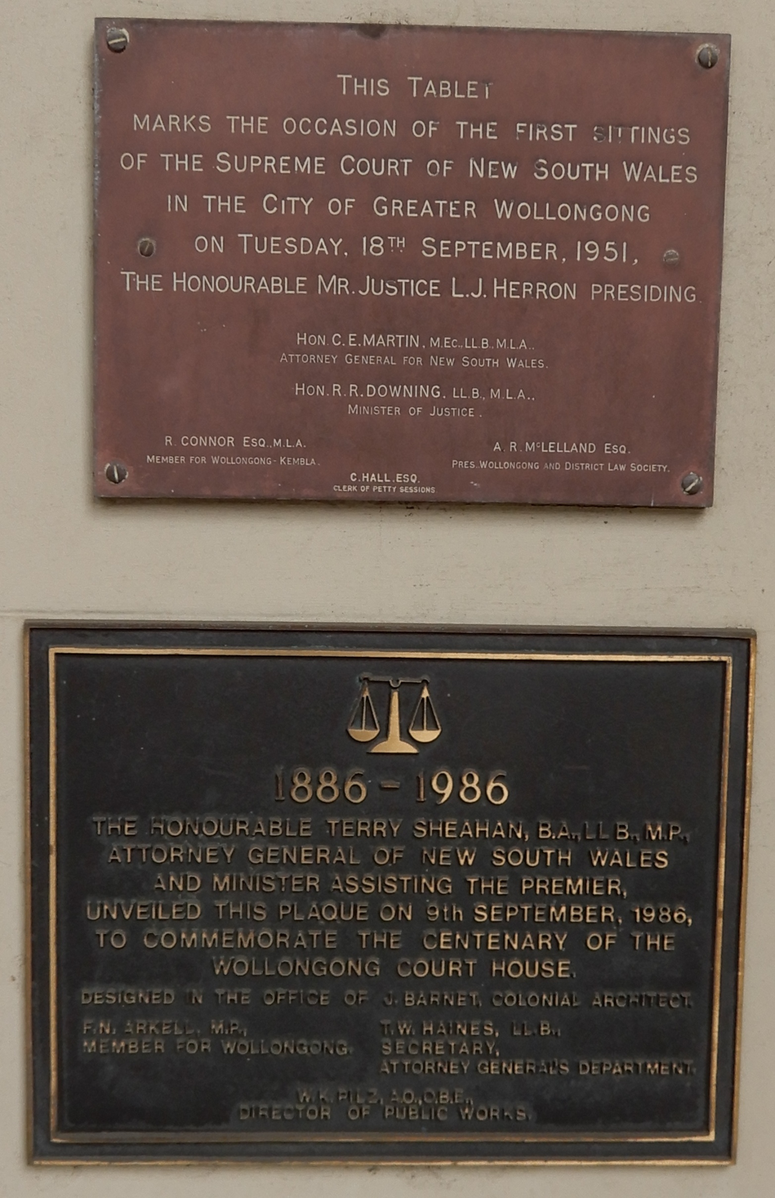 Memorial plaques - City of Wollongong