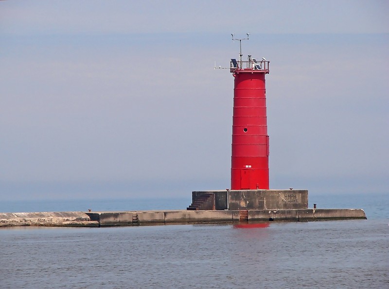 Sheboygan North Pier and Sheboygan Breakwater Light | lighthouse