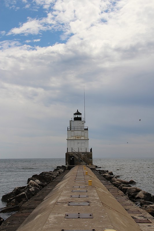 Manitowoc Breakwater Lighthouse