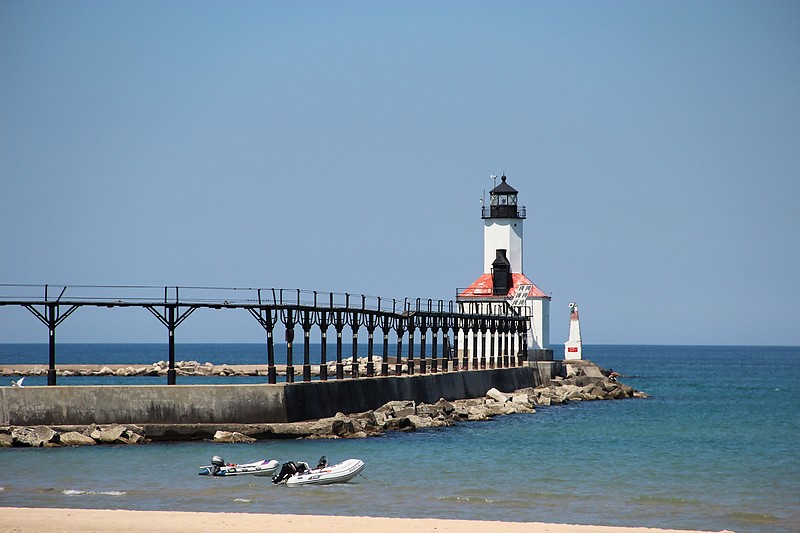 Michigan City East Pierhead Lighthouse